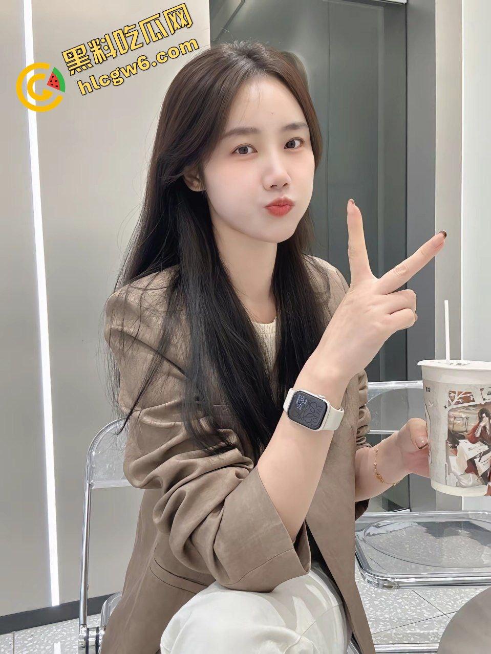 辽宁大连社会反差骚鸡『刘思颖』吸吮口爆吞精男友肉棒 后怼猛操性爱贼淫荡!原创独家流出!-6