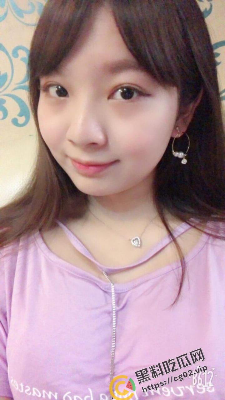 台湾反差婊幼师 蒋雯 巨乳童颜 邻居小妹的既视感 乖巧可人 阴毛越多性欲贼强 惨遭男友投稿曝光-3