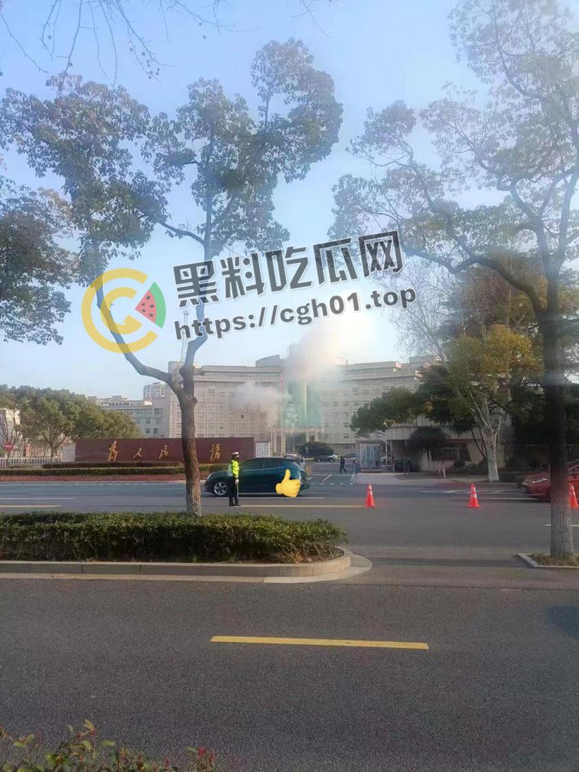 惊天大瓜！张家港市政府被炸 犯人【袁剑虹】留信要求严惩贪官  被封禁视频流出-2