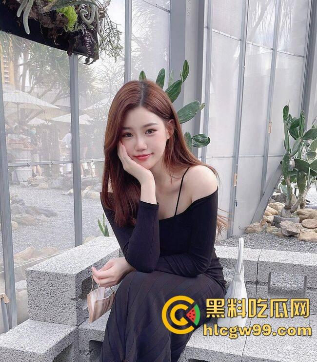 台湾高颜值台妹【夏天禧】Ins旅游博主勾搭三个月终被富哥拿下,开房视频流出,主动脱衣骑上去磨得贼骚!-7