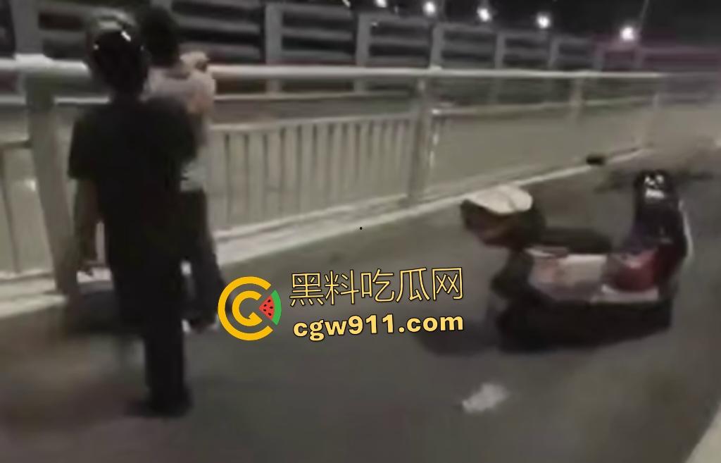 渣男恋爱6年骗婚,怀了5胎全部堕胎,女生净身出户又被骗回来,30岁恋爱脑受不了直接跳江!-1