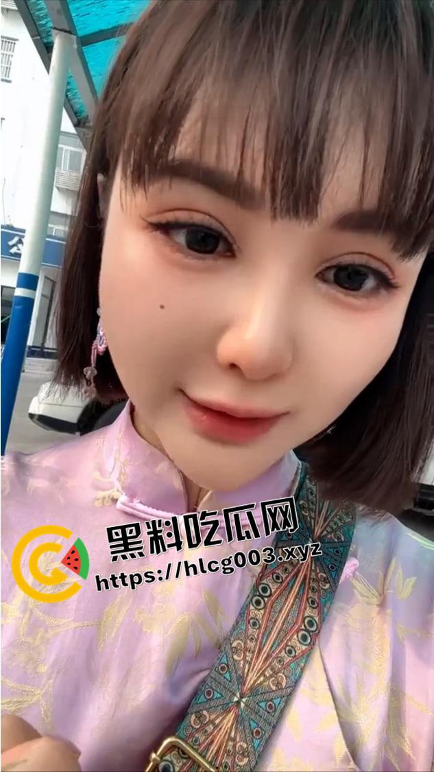 共享单车纹身裸女原视频！骑着车衣服就脱光了 本人事后发声将起诉拍摄视频者 怕不是炒作吧-4