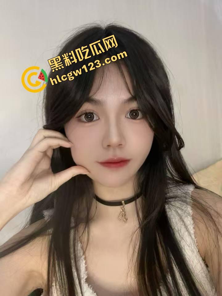 安徽淮南极品女大学生护士系【林冉然】遭金主大量泄密，撅着肥臀被金主各种姿势啪啪 真是骚极了！-4