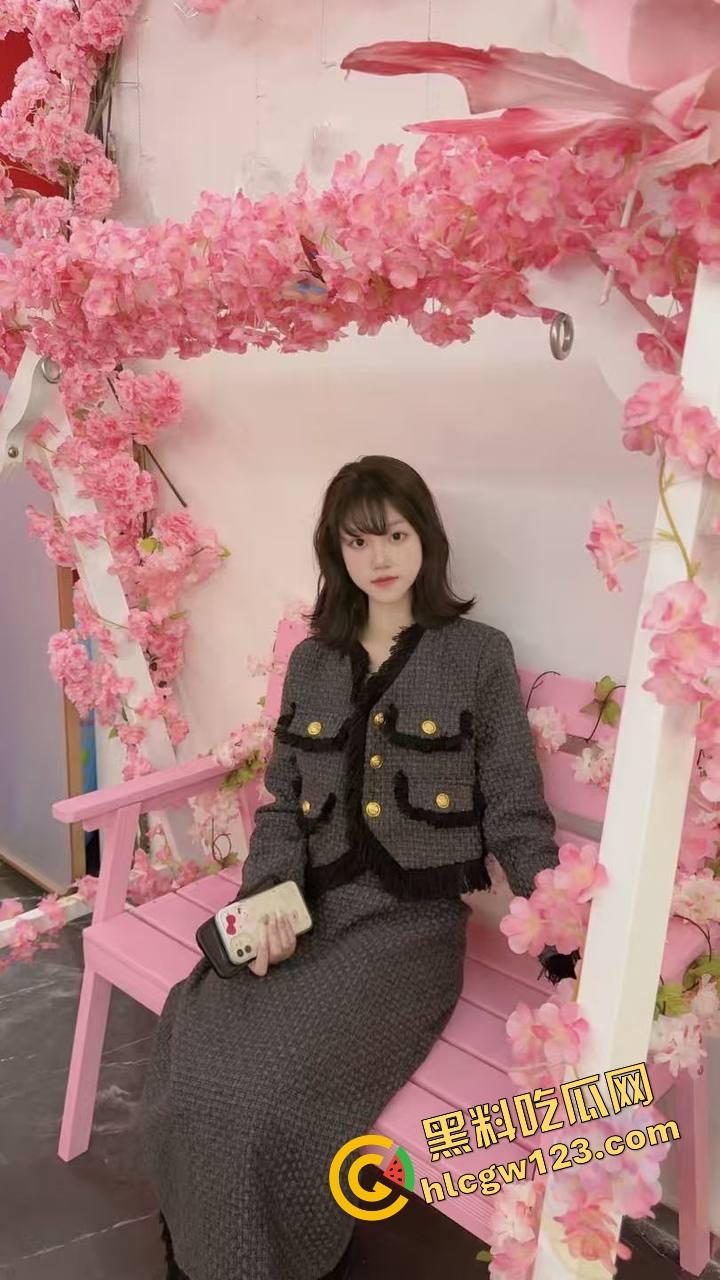 青岛大学研究生【程明琪】塌房 清纯学霸身材堪比模特，却被渣男曝光床照，粉嫩身躯全网疯传！-2