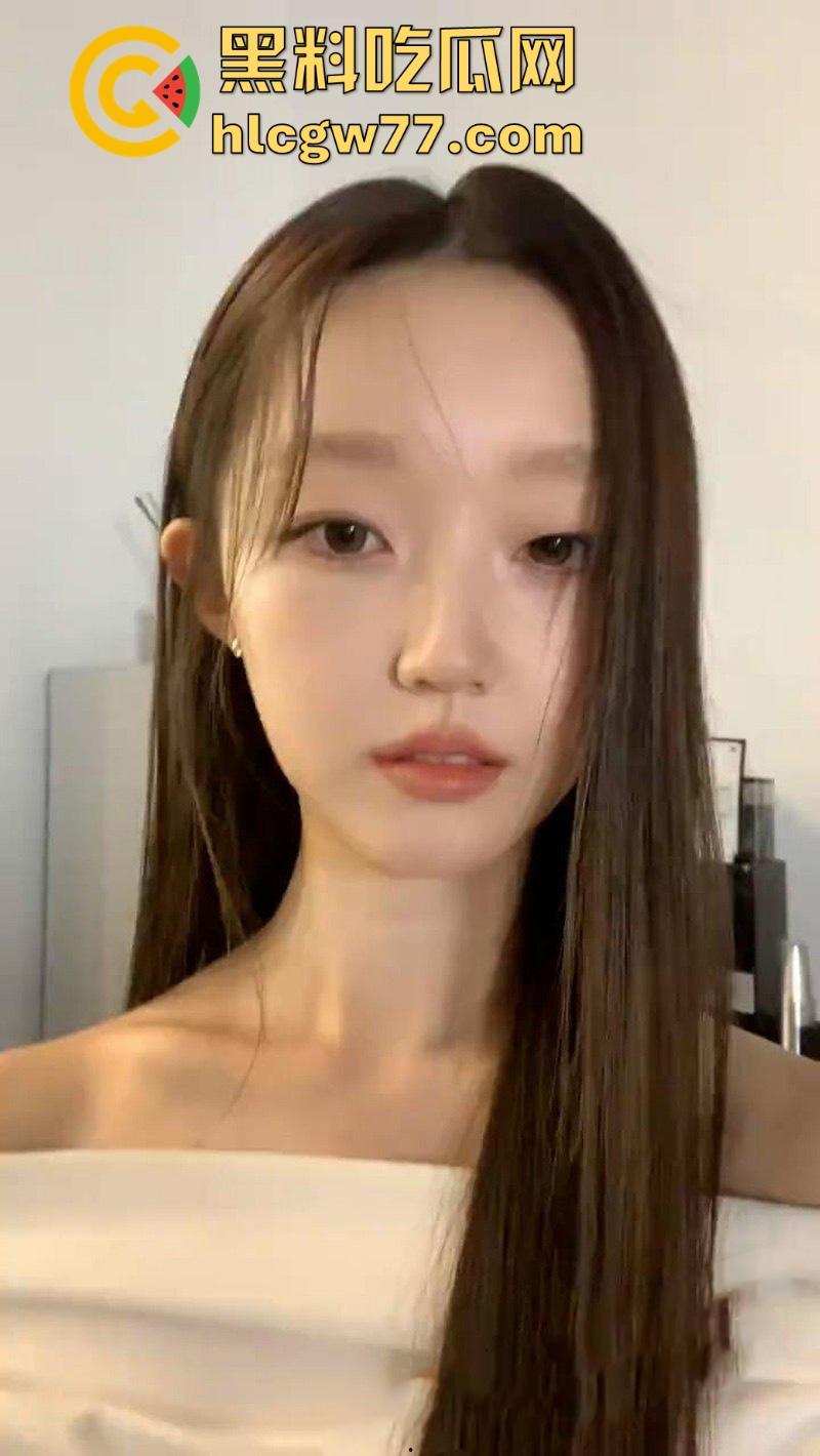 抖音同城约炮学生妹【林慧慧】高颜值极品女大,美乳硕大鲍鱼粉嫩,淫荡母狗本性暴露无疑!-1