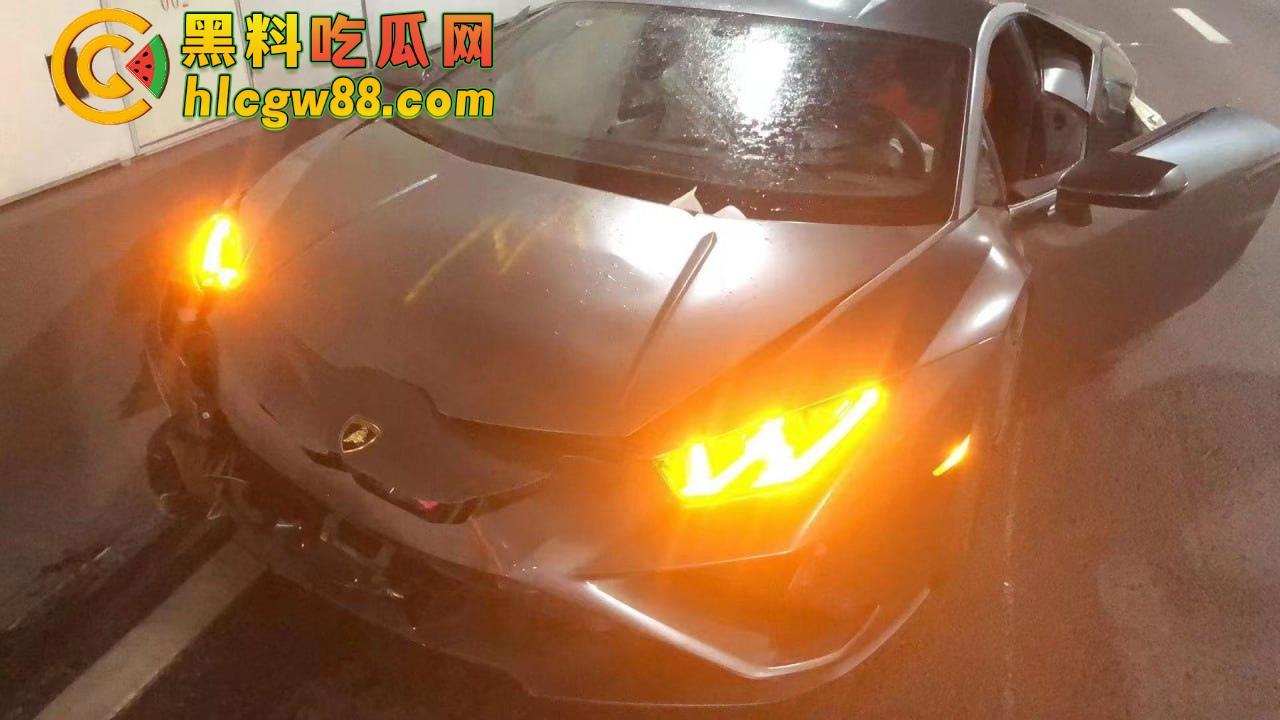 上海装逼狗租小牛隧道飙车炸场,下雨天装逼被雷劈爽翻天,谁瞅他不笑死这傻屌!-6