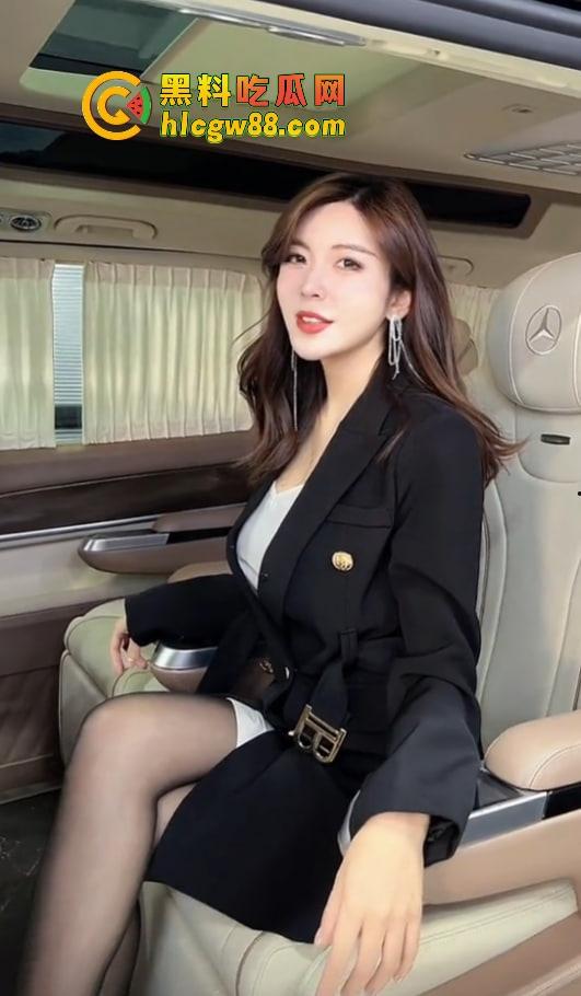 83万粉吃鸡博主SM调教女粉玩线下吃鸡，骚货穿着正宫拖鞋喷水，被绿前女友『李田真』爆料！-3