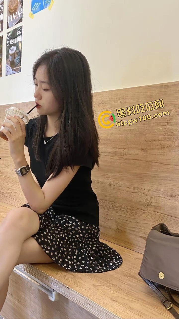 海南文昌反差骚鸡人妻【蒋怡琳】与猛男房间各种姿势,爆操白虎无毛骚逼,独家曝光流出!-4