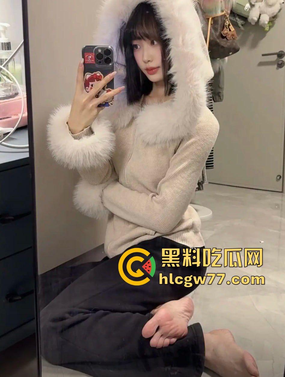 抖音14w粉丝网红【公主电闪】私密视频照片流出 卖片哥的评论都被删完了 女上骑乘超熟练！-5