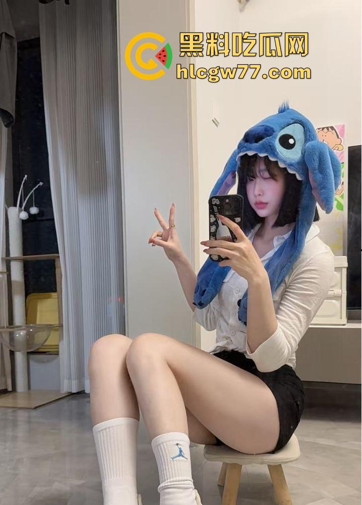 抖音14w粉丝网红【公主电闪】私密视频照片流出 卖片哥的评论都被删完了 女上骑乘超熟练！-11