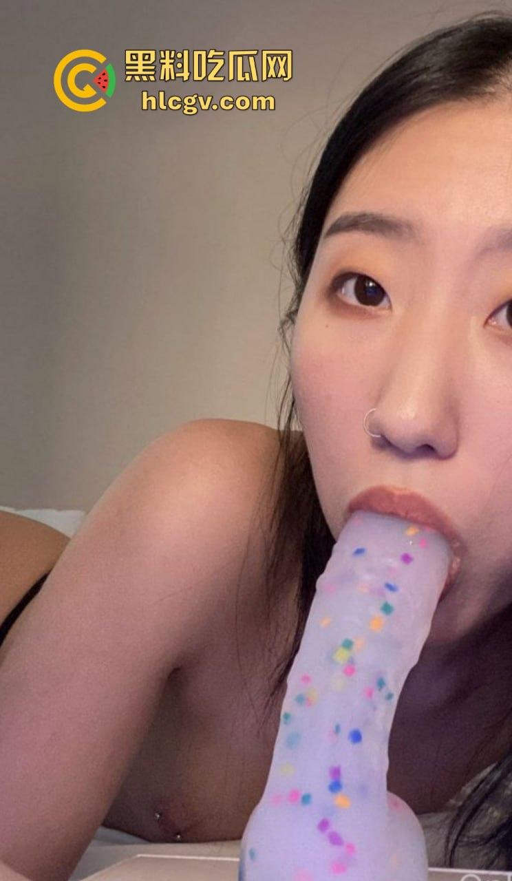 广西传媒学院大四生【孙俞】毕业反转!不当文员改行做福利姬,白虎写真天天拍,外网疯狂吸金!-16