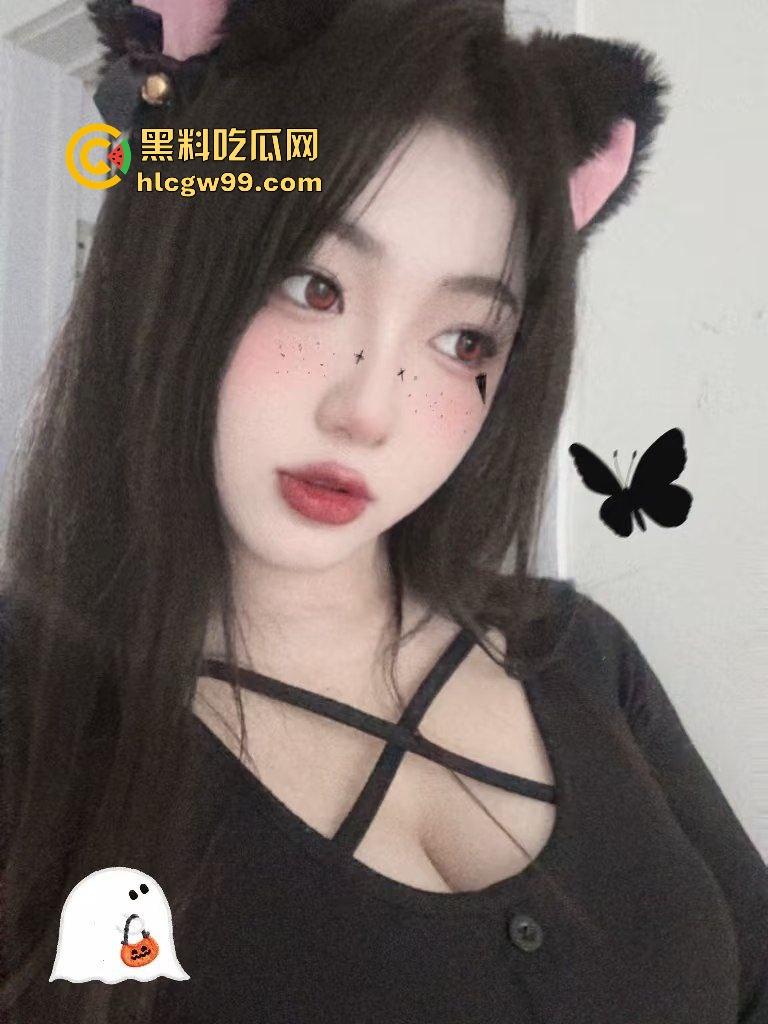 饥渴淫妻少妇 (宋妍) 被废物绿帽老公献妻共享给精壮男，满足骚逼两头3P爆操淫荡性爱！独家曝光流出！-1