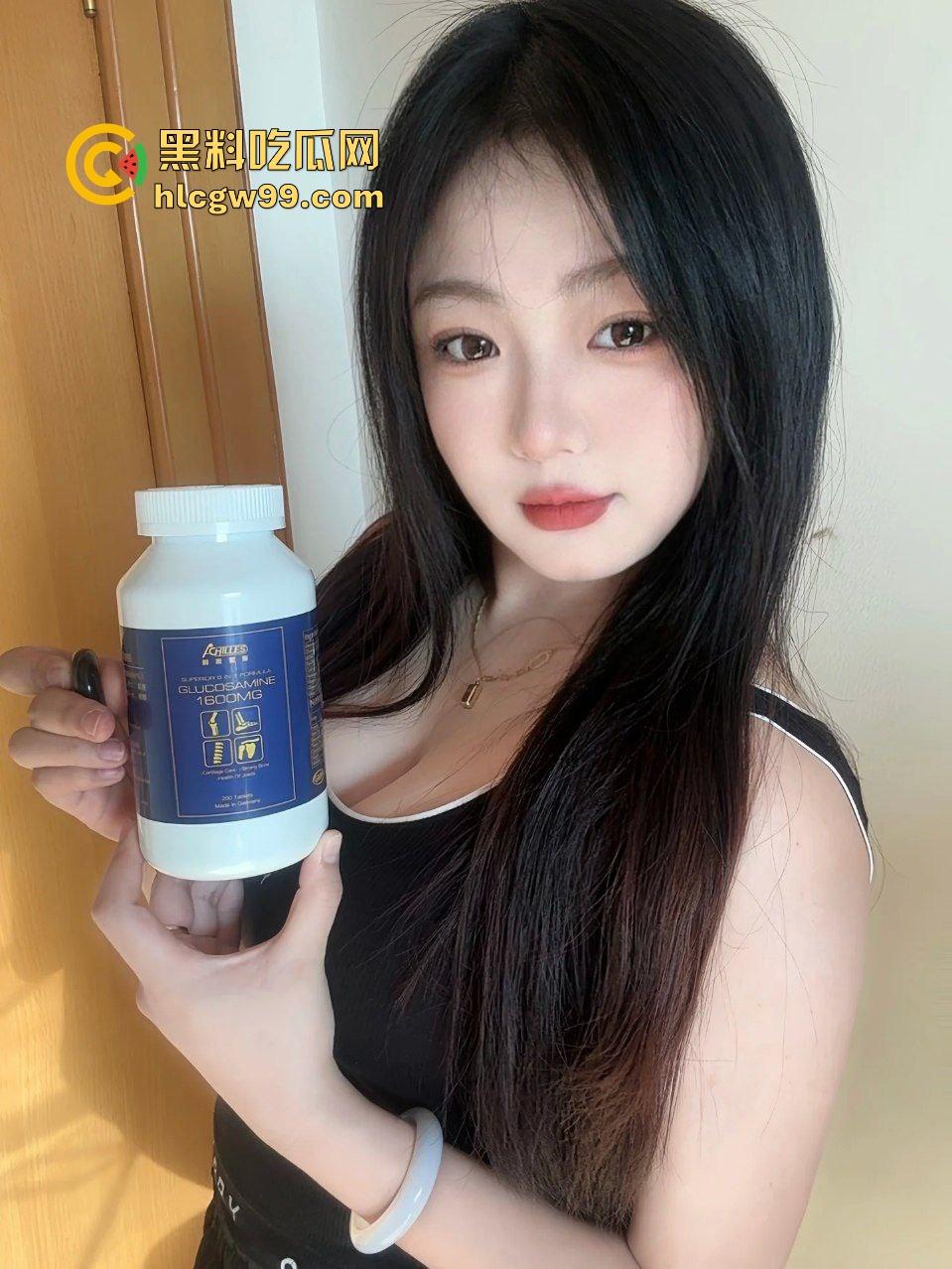 饥渴淫妻少妇 (宋妍) 被废物绿帽老公献妻共享给精壮男，满足骚逼两头3P爆操淫荡性爱！独家曝光流出！-2