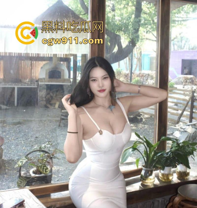 重金拿下抖音擦边御姐,白嫩巨乳火辣身材,女上骑乘后入猛操臀浪翻滚,口交吞精淫荡姿态完美暴露!-2