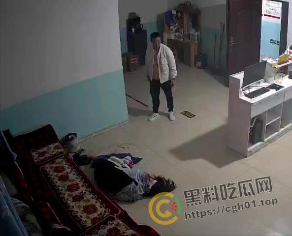 家暴杀妻现场!厨房拿刀照着脖子砍 这是被绿到什么程度才能下手这么狠 血腥慎入-5