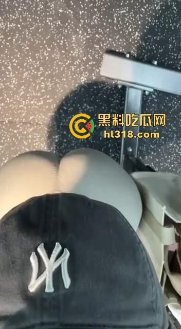 到底是谁在偷偷操这些极品健身女啊！圆挺巨乳性感肥臀，魔鬼身躯诱惑十足，简直是引入犯罪！-4