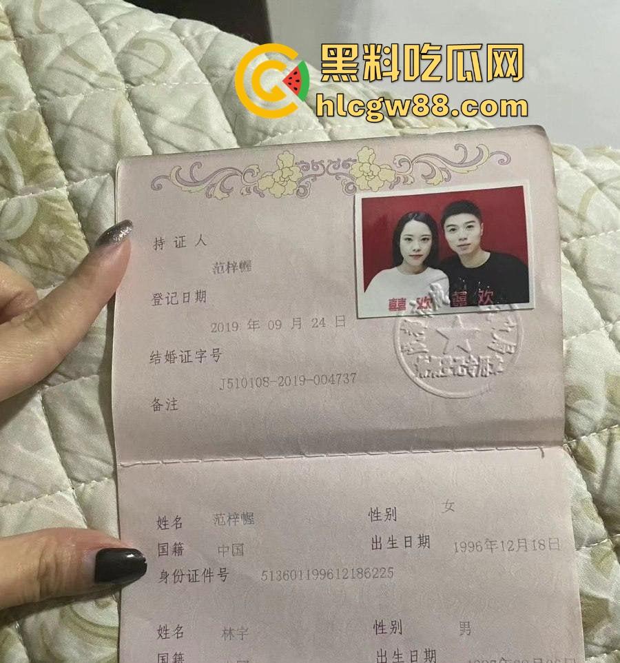 成都极品人妻【范梓幄】下海卖身内幕曝光,被老公逼着当鸡还贷养家,火辣身材夜夜接客!-7