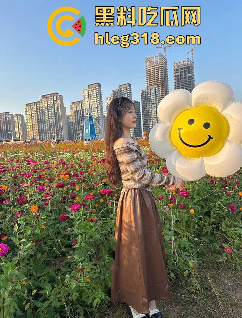 海角乱伦大神,排卵期把姐姐按倒床上强行推倒,无套后入内射,把她都给操哭了!-5