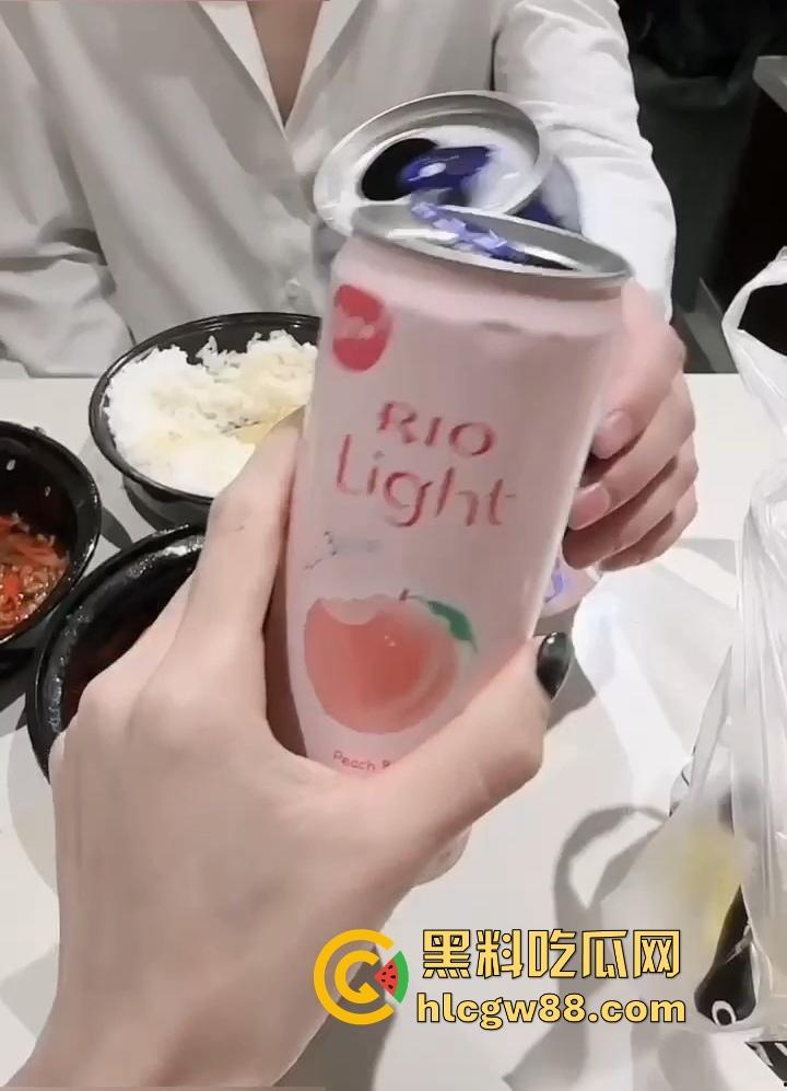 年度伦理大戏，姐姐夜会老板气炸姐夫，小姨子红丝袜丁字裤勾引，婚房大战精液喷脸视频疯传！-11