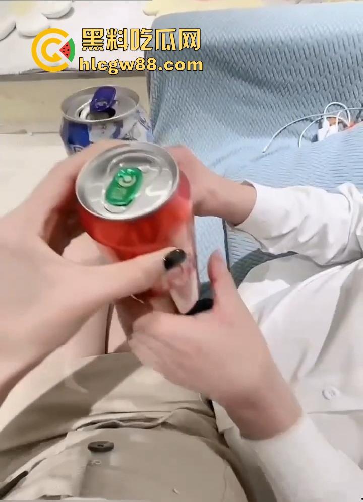 年度伦理大戏，姐姐夜会老板气炸姐夫，小姨子红丝袜丁字裤勾引，婚房大战精液喷脸视频疯传！-12