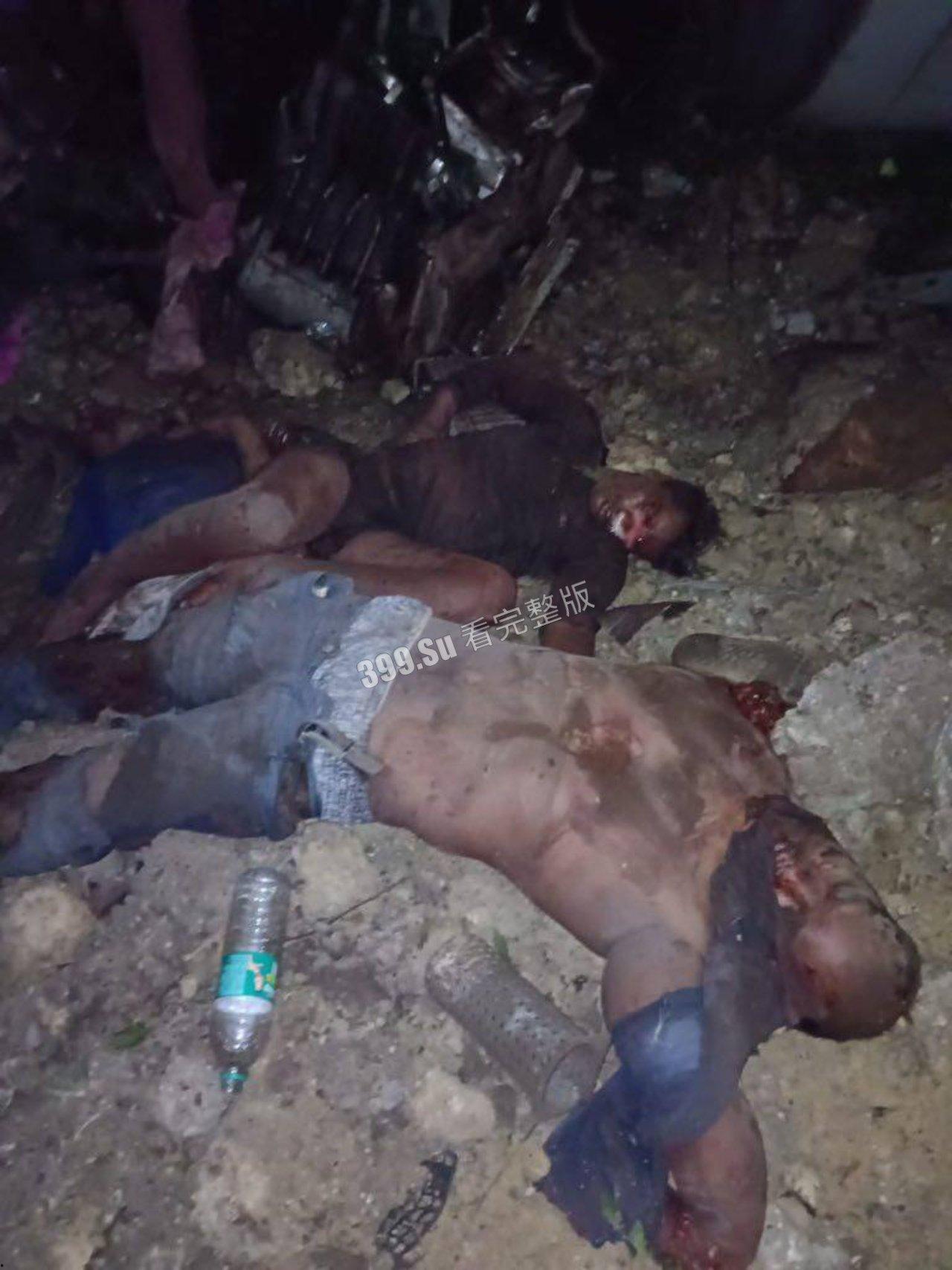 印度列车脱轨现场视频曝光,尸横遍野,尸体堆满整个仓库-3