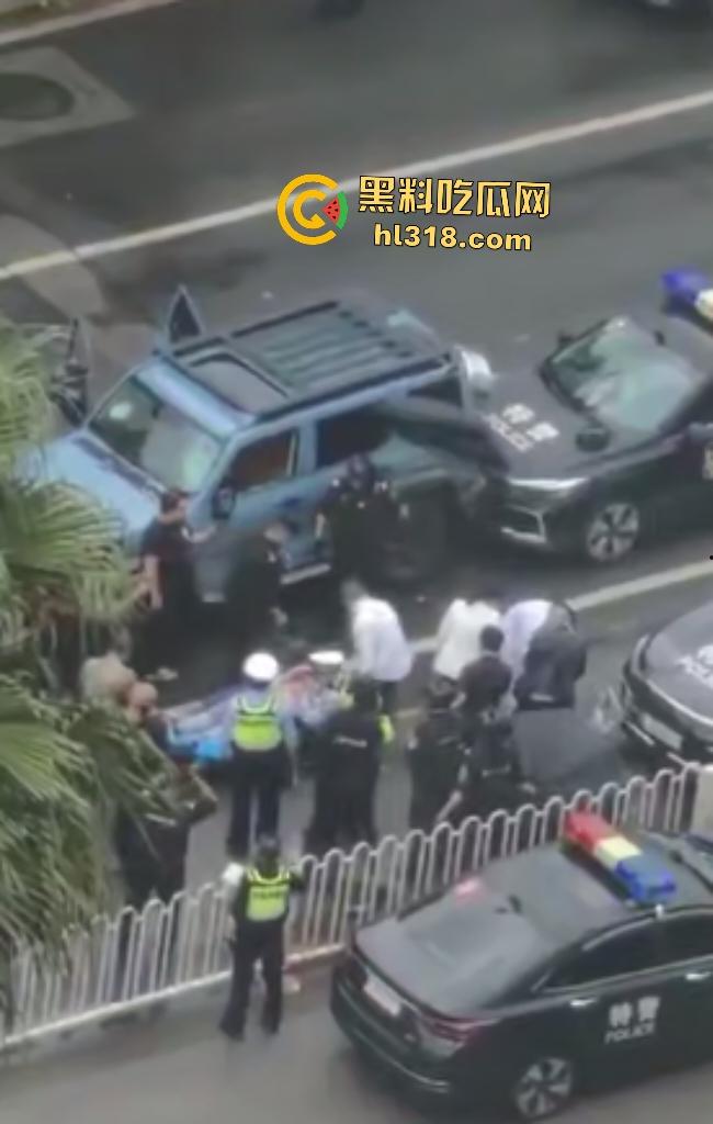 7月20日下午昆明金马坊坦克300狂飙撞人屠杀，司机被特警乱枪击毙，路人看到汽车都怕！-3