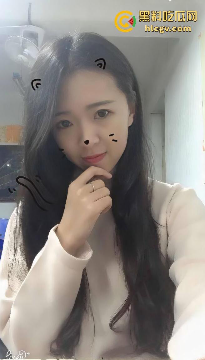 天津少妇【曾萱】被金主包养,变态老板羞辱虐待,黑木耳被玩到喝尿,视频曝光震惊众人!-4