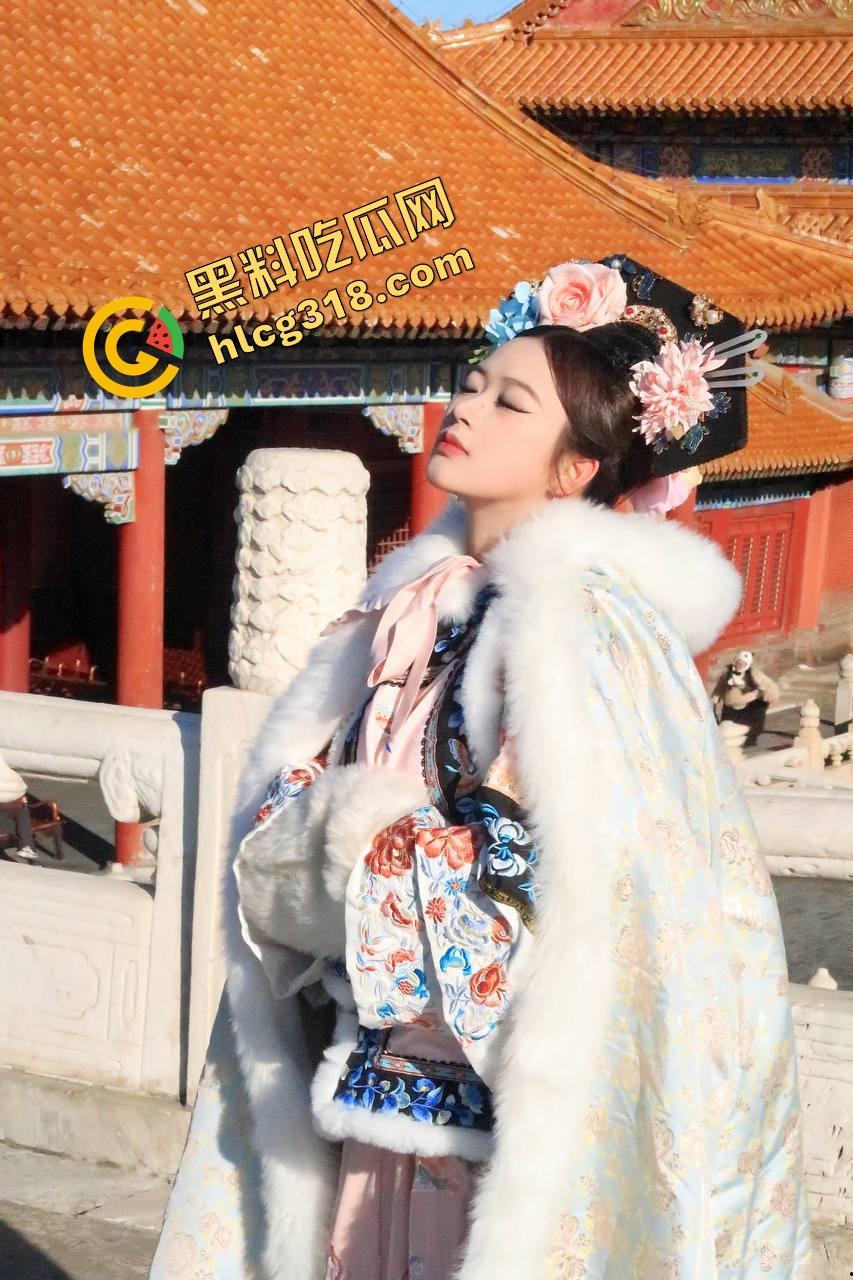 沈阳师范舞蹈生『孙欣怡』3天被干25次,骚穴被干的红肿,舔蛋舔得比狗都敬业,酒店里嗓子都叫哑了!-1