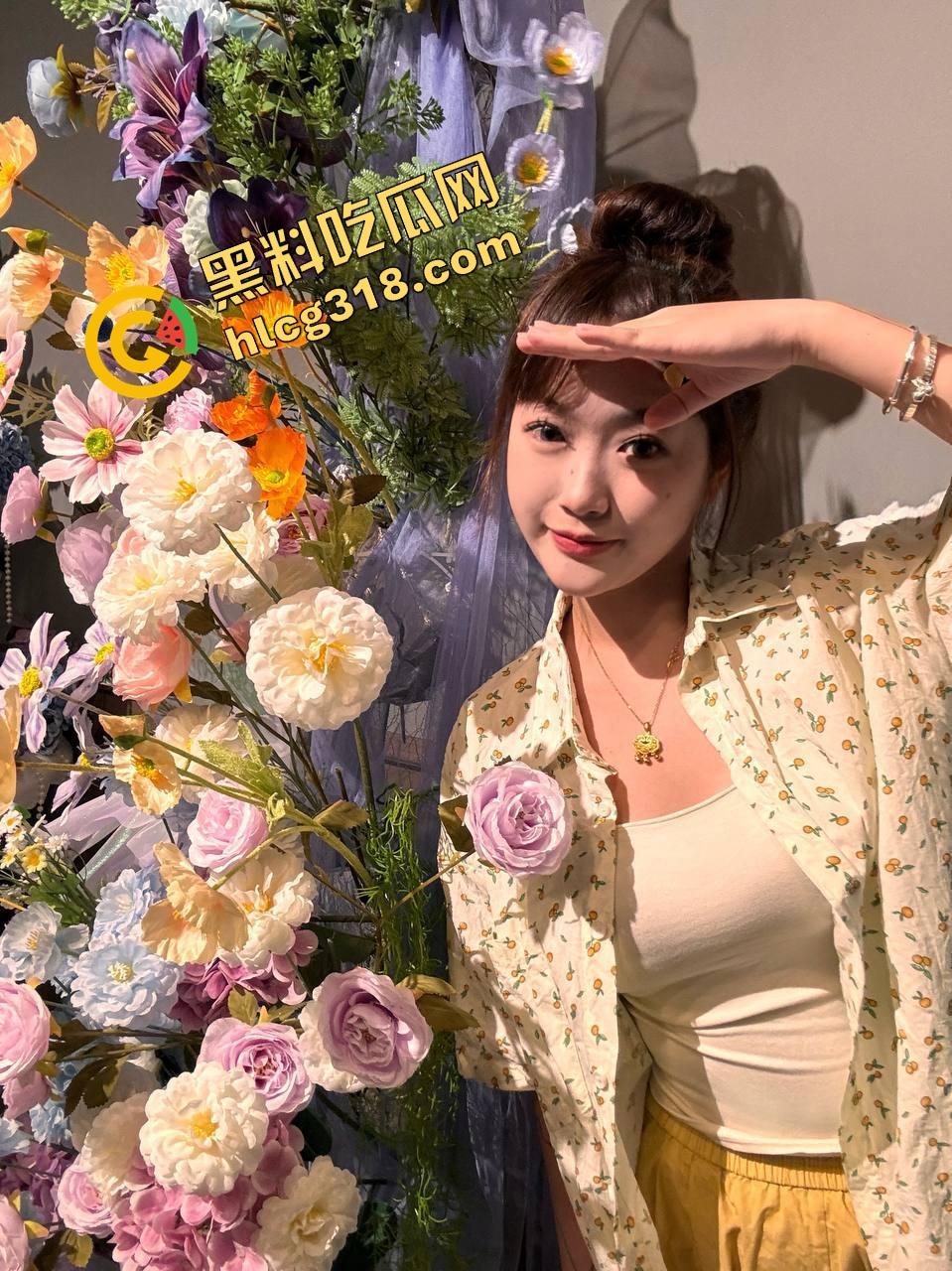 沈阳师范舞蹈生『孙欣怡』3天被干25次,骚穴被干的红肿,舔蛋舔得比狗都敬业,酒店里嗓子都叫哑了!-3