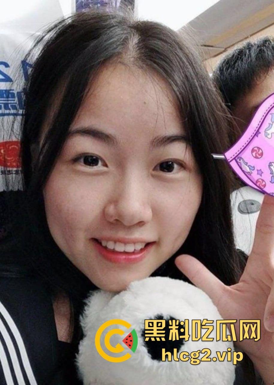 瓜友酒店爆操大二女友!白净蜜桃臀被后入猛干,直呼受不了,看得兄弟们都羡慕疯了!-1