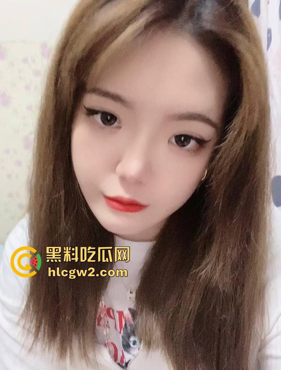 安徽骚气小妖精『唐悦心』 毛衣配肥臀腿又细又长,撅着出水得粉嫩鲍 肥臀一撅坐脸杀,男友直接沦陷!-15