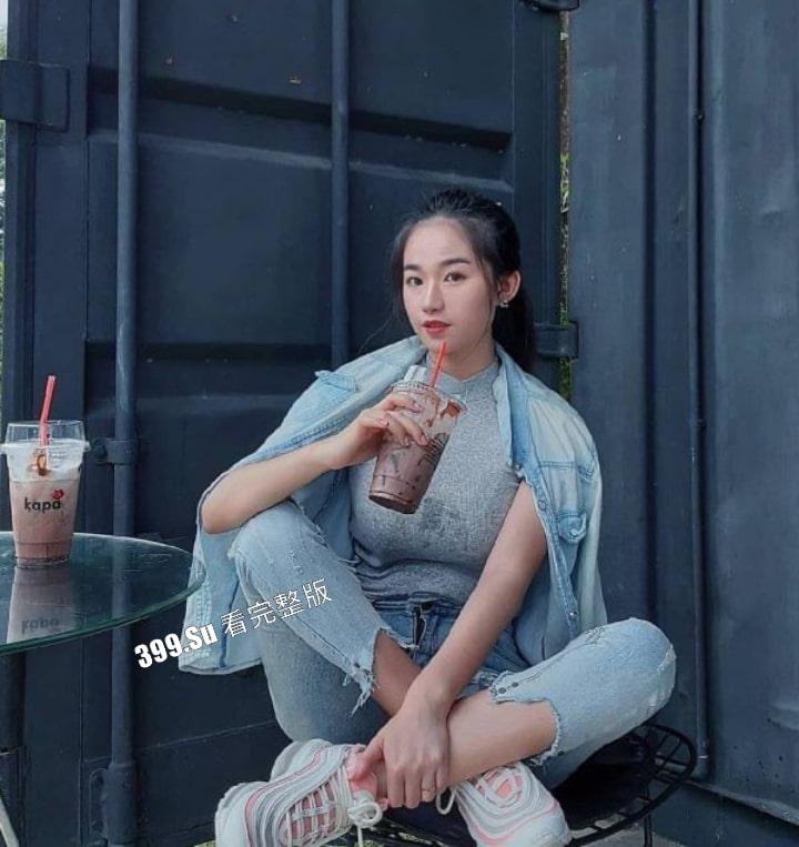 马来西亚 兼职模特【Stella】又遭遇经济公司网络面试视频流出 所以到底在面试啥岗位 连私处也心甘情愿的打开给对面看-2