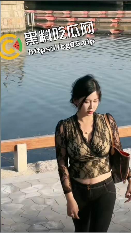 抖音4w粉主播【李雅】被调教泄密 肛塞拉珠 尽情玩弄 本人甚至评论区亲自回应 光明正大做烧鸡-4