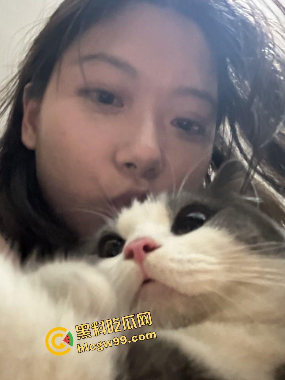 广东佛山反差人妻小少妇【张霞】当小三偷情被活捉,街头扒光衣物露奶露逼殴打谩骂!独家曝光流出!-1