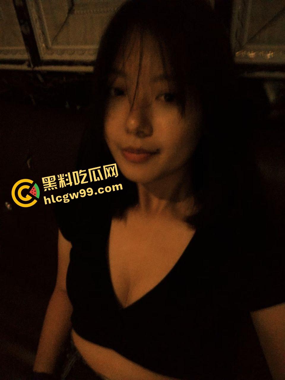 广东佛山反差人妻小少妇【张霞】当小三偷情被活捉,街头扒光衣物露奶露逼殴打谩骂!独家曝光流出!-3