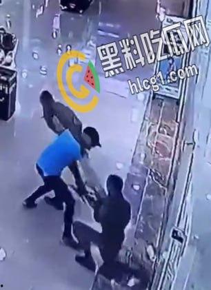 巴勒斯坦男子 在以色列北布城市卡梅尔的商场中行刺两名以色列士兵 随后被步枪扫射打死-1