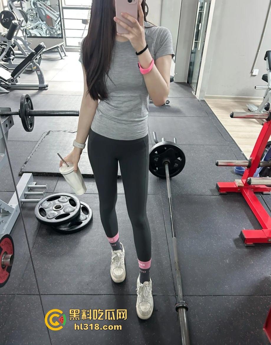 约炮外五县极品健身瑜伽裤,颜值超高臀部饱满,穿情趣内衣被无情后入猛烈抽插,诱惑无比!-6