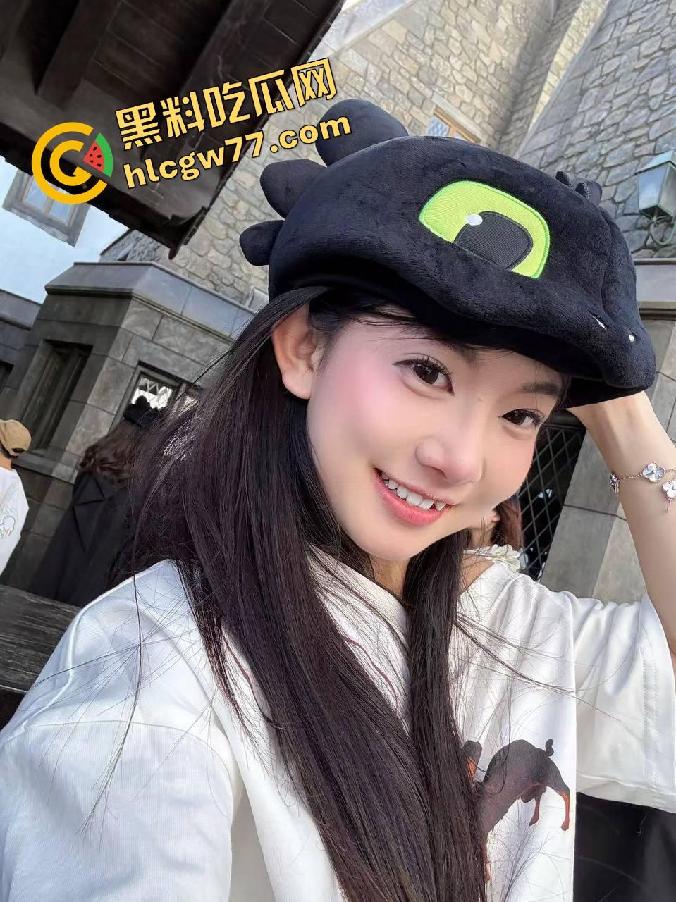 舔了半年公司女同事『周倩瑶』结果人家晚上骑着大屌浪到喷水，白天装清高晚上喂精！-7