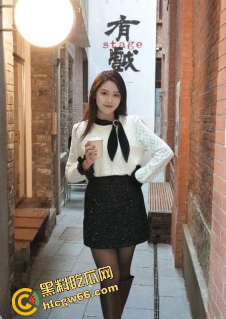 湖北艺术学院大三贱货【杨豆豆】出轨勾搭李某轩被男友抓包,怒甩啪啪视频报复,这渣女骚技满级才敢浪!-3