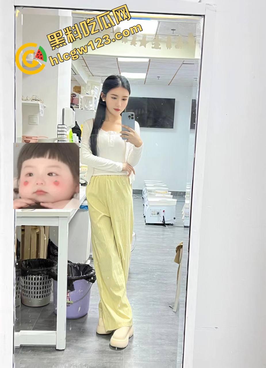 瓜友爆操南昌牛仔裤女神『赵娜』极品身材太逆天,直接剪开裤裆后入开干,理工男出手太狠太野了!-3