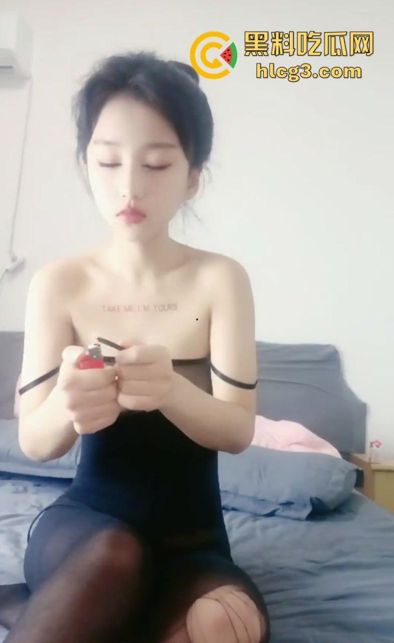 杭州长腿模特【张佳】工作出差与上司的激情之夜 黑丝美腿不断挑战领导极限!-2