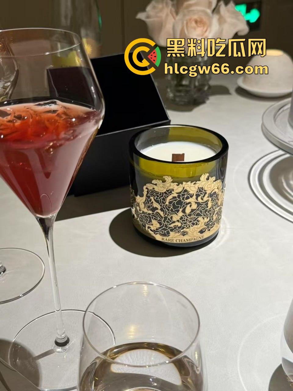 小红书找搭子吃饭不料被被逃单 上海假名媛黑料信息视频被曝光 没了大哥假名媛都原形必露!-5