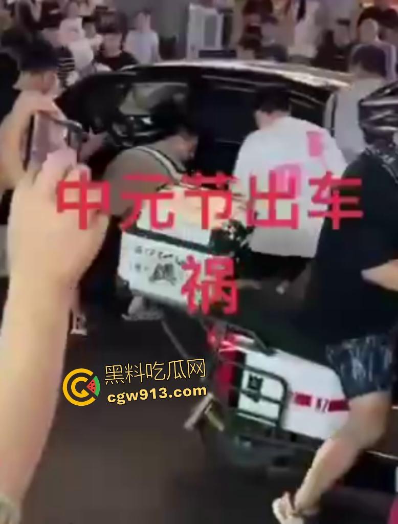 9月6日武汉江汉路车祸!苏A醉驾狂魔中元节化身人间杀器,冲撞行人,最少死伤七八个,是不是鬼上身了?-8