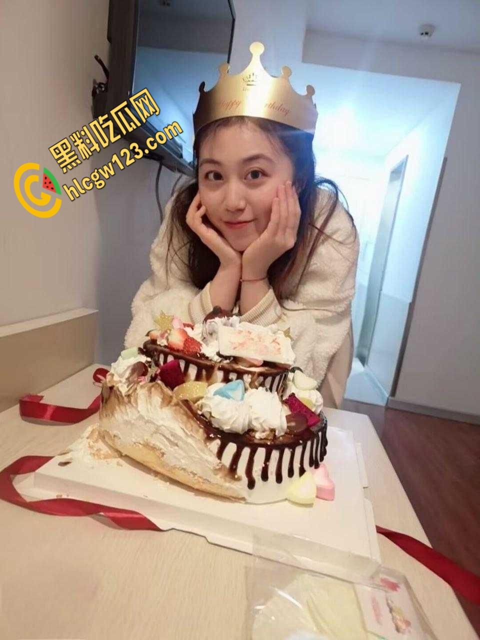 山东淄博公务员【贺欣】,眼镜人妻出轨流出,外表甜美可爱床上淫荡至极 !-2