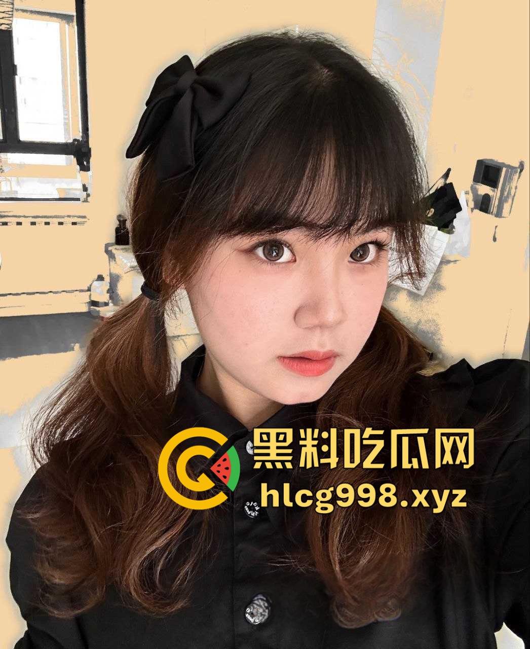 湖南女大学生【孙奥奥】无套内射,娇小身材只为金主敞开骚穴,女神成了圈养工具!-3