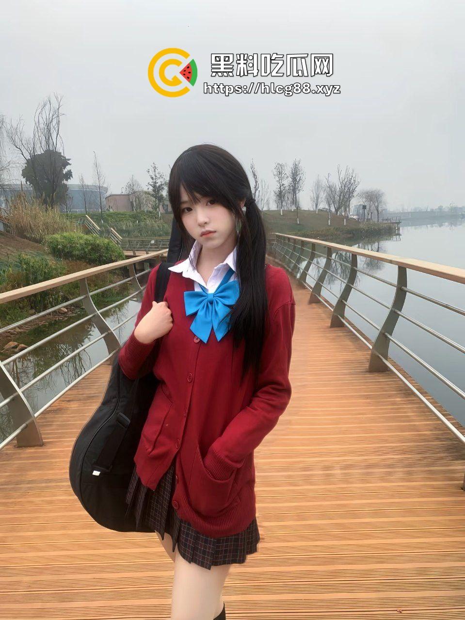 重庆极品甜御嫩妹骚婊【郑怡】天赋型选手，夹空气都能高潮流水，不需要鸡巴填满自行高潮！-4