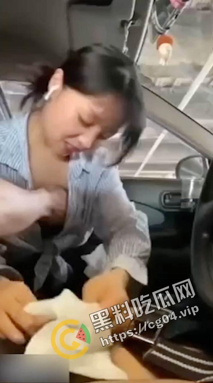 买车送口交！女销售带客户外出看车 停车场来一发口交  今天的业绩又有了-3