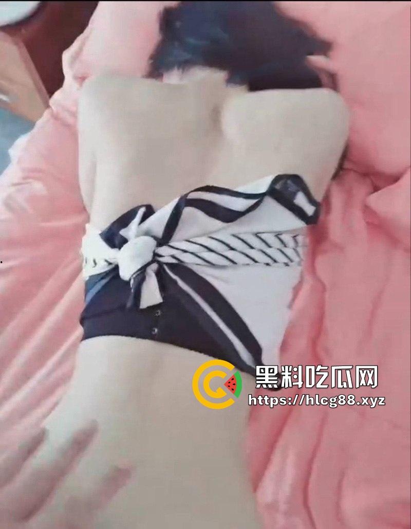 大神狂操东航极品空姐【朵朵】饭后嫩屄从阳台捅到浴室干翻床，落地窗后入嫩逼喷汁，这骚婊艺术级操法爽爆！-3