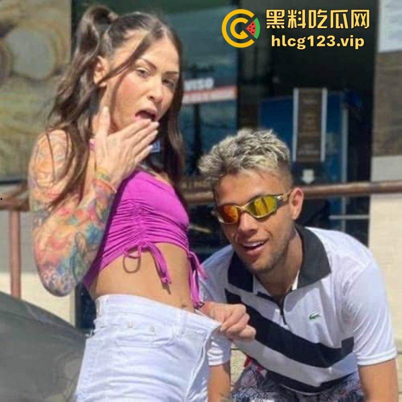 巴西女歌手【皮波基尼亚Pipokinha】穿丁字裤进入观众群 男粉丝集体失控 摸遍她的胸部臀部 丁字裤被拉开！-1