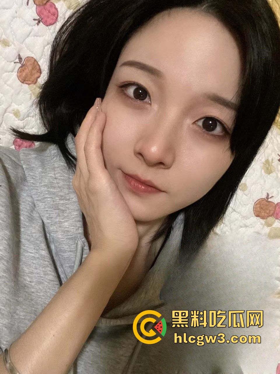 师大女研究生【范姬】高冷外表藏着骚浪灵魂，最爱被后入，叫声浪到骨子里！-1